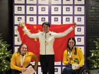 FB赛事直播-球队连续胜出，登上领奖台接受冠军奖杯的简单介绍