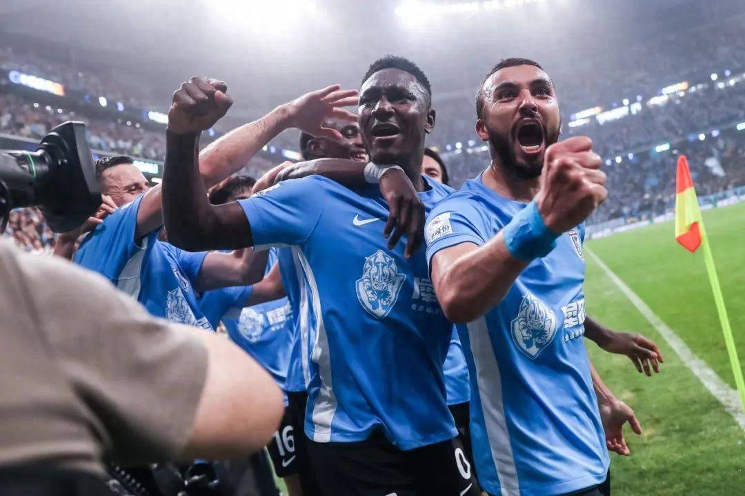 大连以主场之利取胜,实力渐见提升 大连以主场之利取胜,实力渐见提升