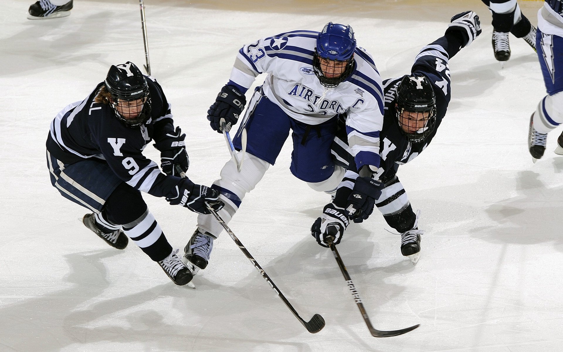 莫兰特攻防两端统治，老鹰速胜76人背后的战术革命