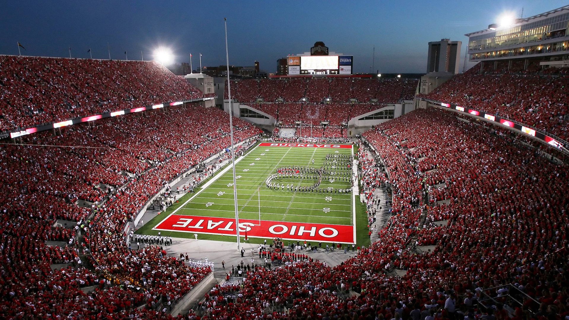 霍勒迪展现巨星价值，公牛强势晋级独行侠