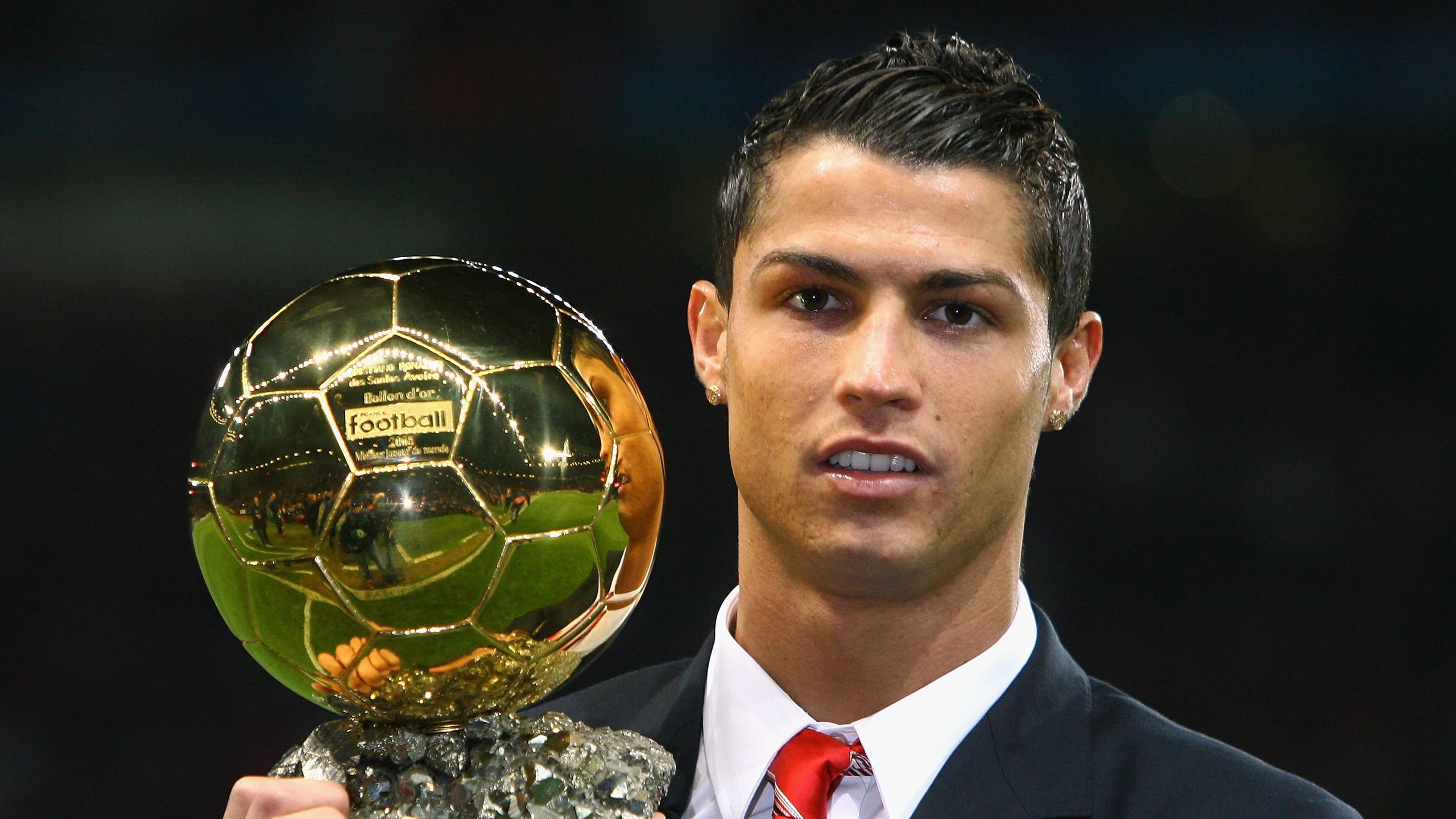 骑士绝境重生，字母哥主宰巅峰之战—当坚韧遇上统治力